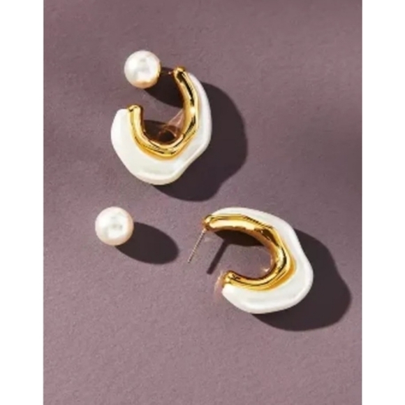Anthropologie Jewelry - Anthropologie Pearl Chunky Gold Hoop Earrings